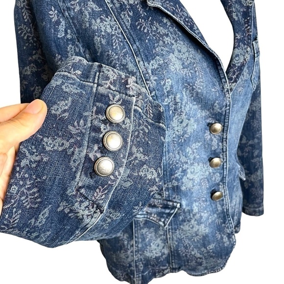 Floral Bleach Printed Denim Blazer 🤍 - Picture 7 of 13